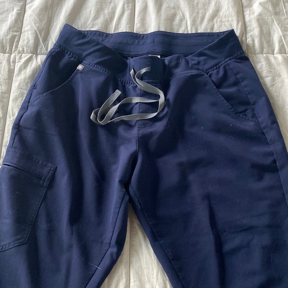 Figs Women’s Large navy jogger scrub pants